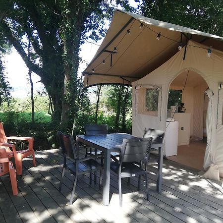 Hebergements Camping "Les Pieds Dans L'Eau" Crozon Esterno foto