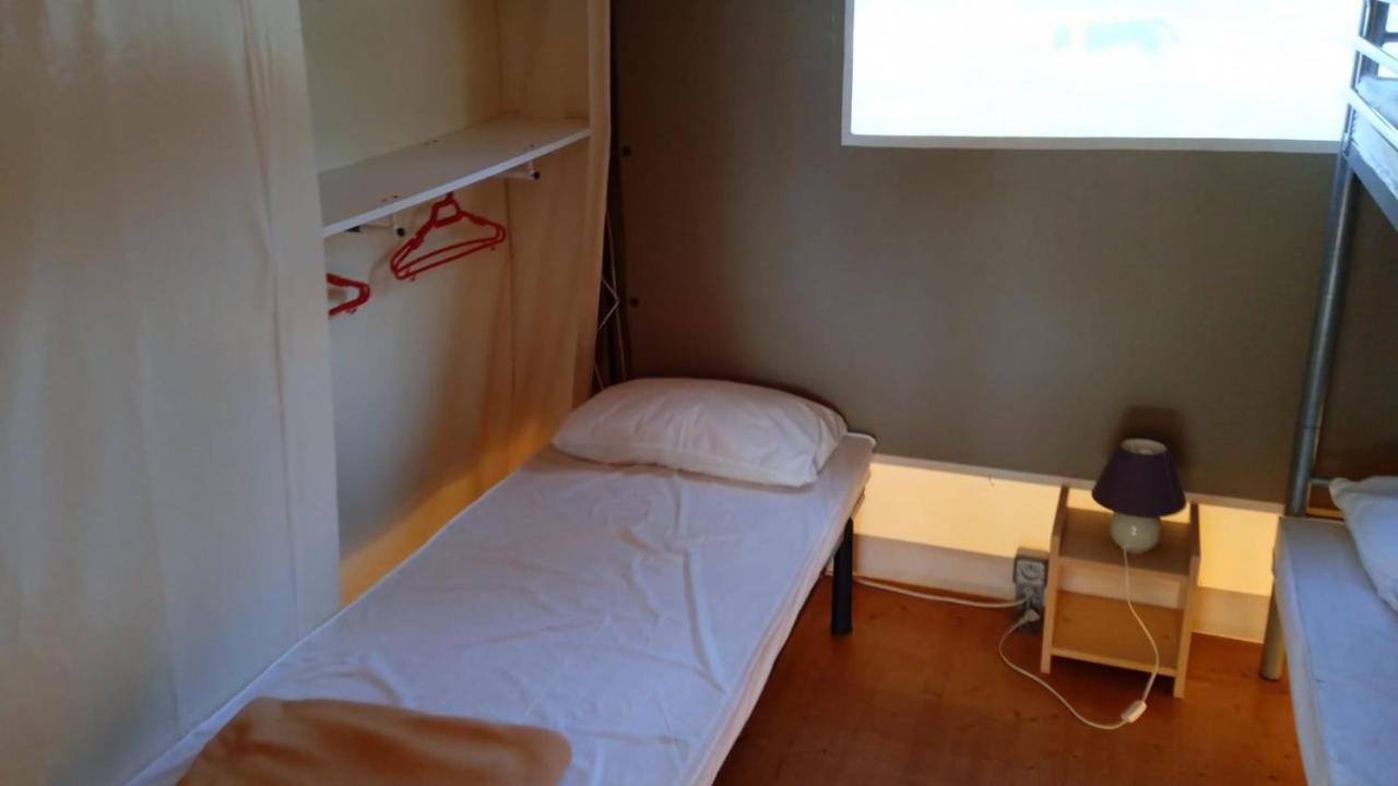 Hebergements Camping "Les Pieds Dans L'Eau" Crozon Esterno foto