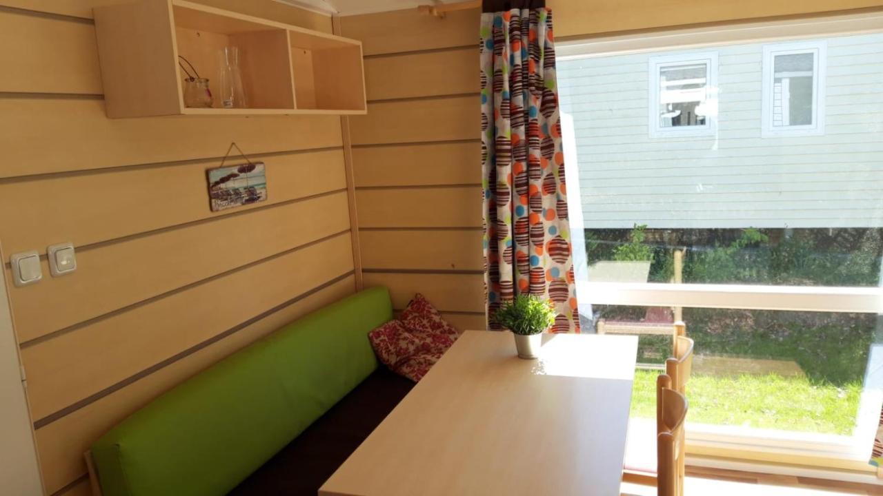 Hebergements Camping "Les Pieds Dans L'Eau" Crozon Esterno foto