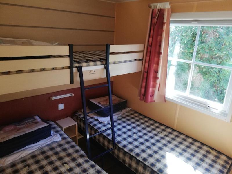 Hebergements Camping "Les Pieds Dans L'Eau" Crozon Esterno foto