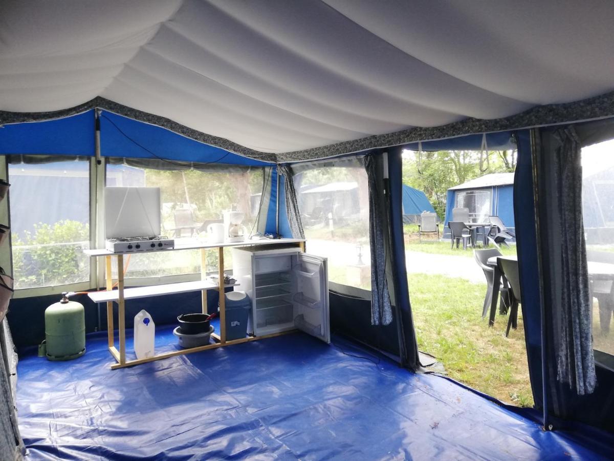 Hebergements Camping "Les Pieds Dans L'Eau" Crozon Esterno foto