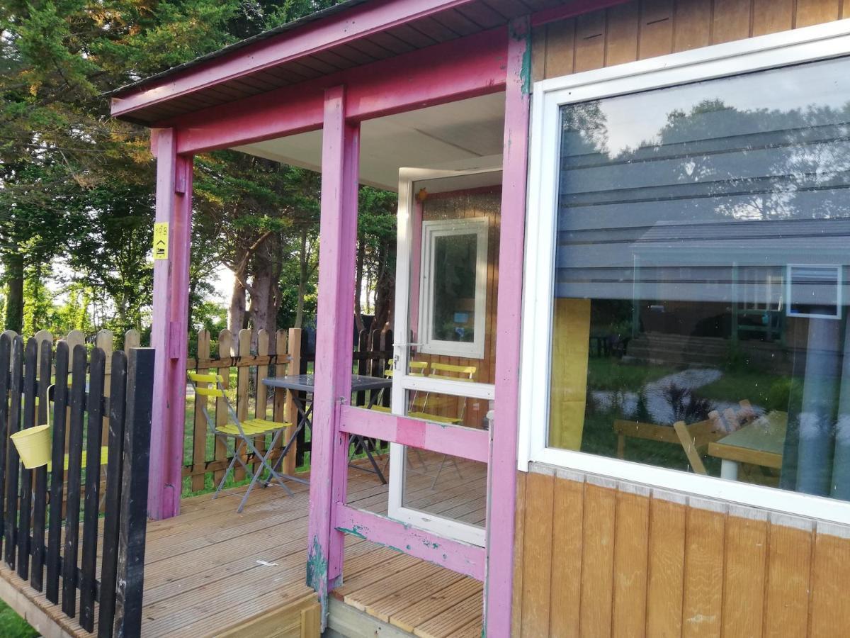 Hebergements Camping "Les Pieds Dans L'Eau" Crozon Esterno foto