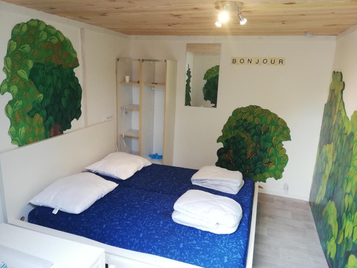 Hebergements Camping "Les Pieds Dans L'Eau" Crozon Esterno foto