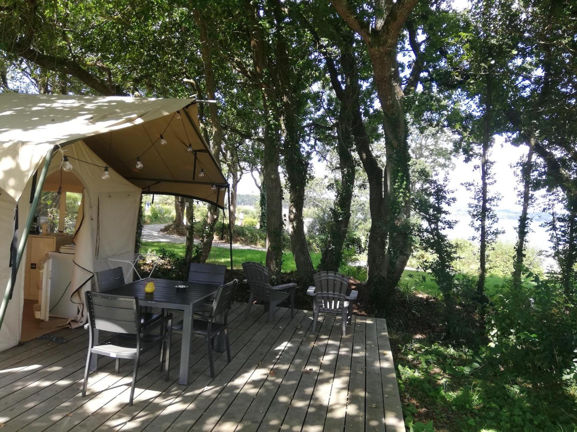 Hebergements Camping "Les Pieds Dans L'Eau" Crozon Esterno foto